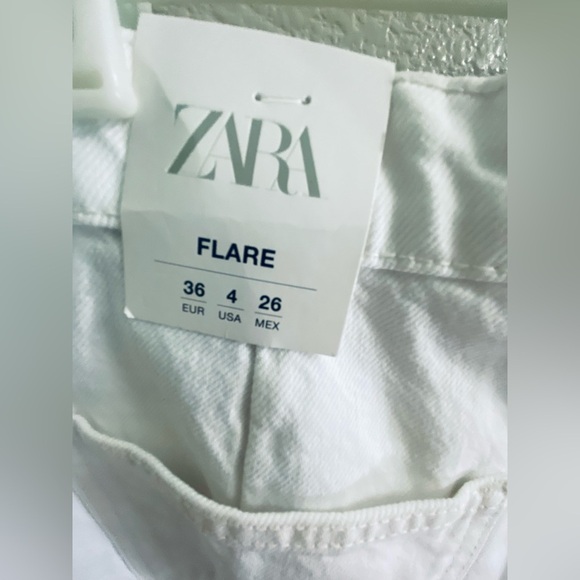 Zara white mid rise flare jeans size 4 - Picture 4 of 6